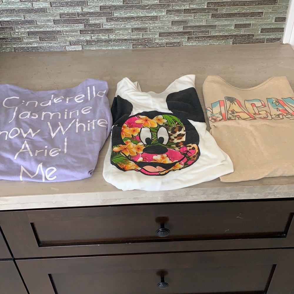 Bundle of Disney vacay tanks